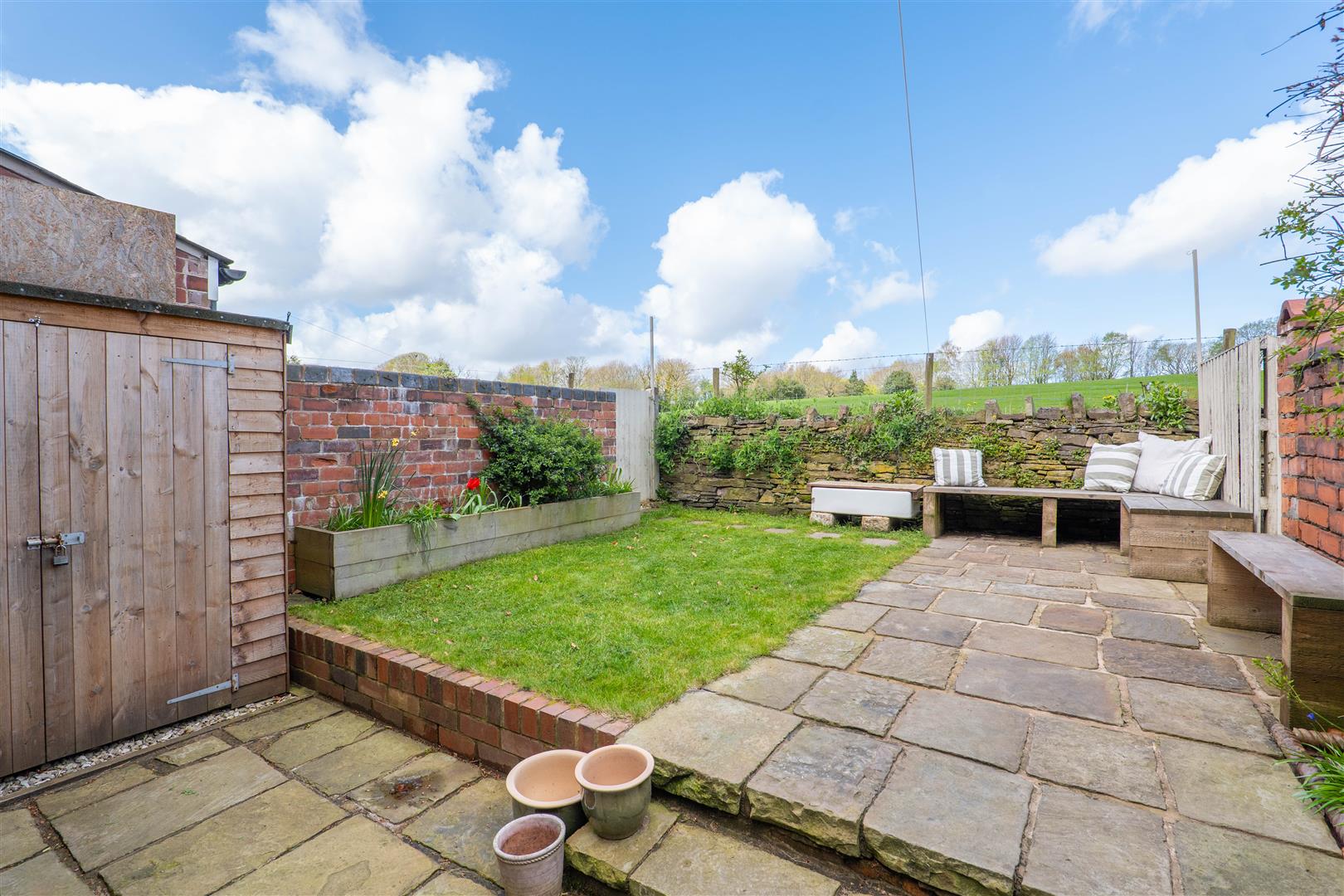 2 bed property in Blackburn Road, Chorley